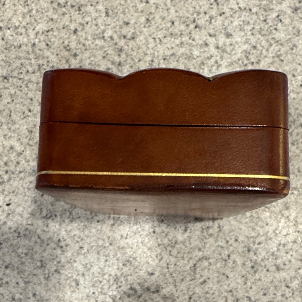 Brown Leather trincket Box with Gold Accents - Picture 4 of 9